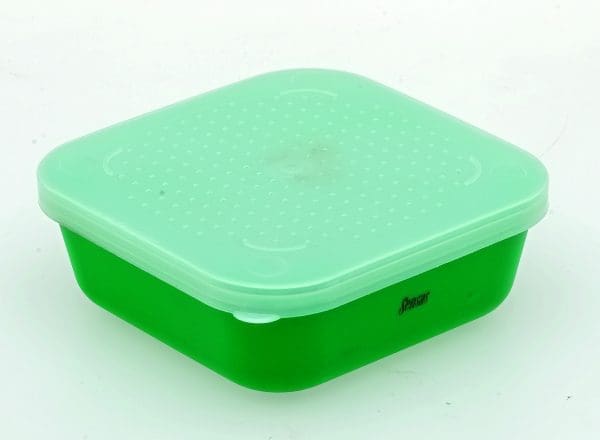 Gröna lådor med mikropor för att hålla ditt bete redo för beteskontroller på tändstickor.
