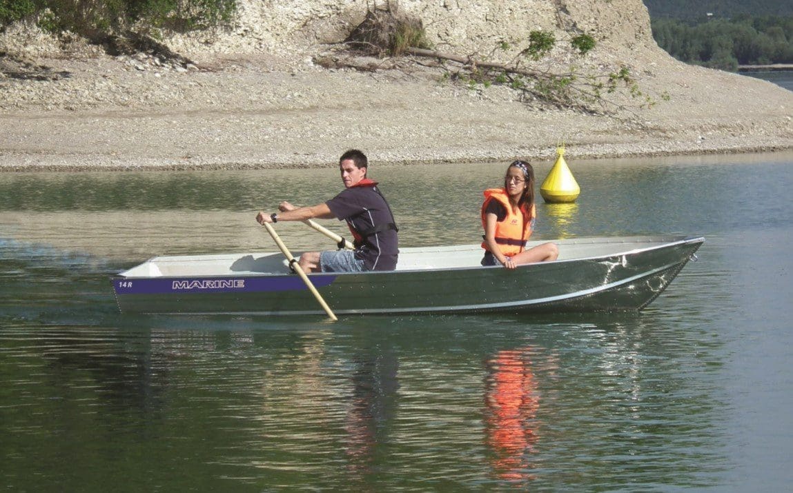 Lätt och stabil roddbåt för fiske och fritid